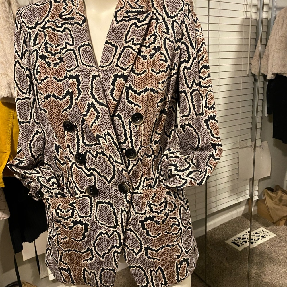 Cabi Python Blazer. Fall 2019. - image 5